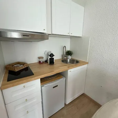 Apt With Balcony-View And Private Swimming Pool * كافالير سور مير