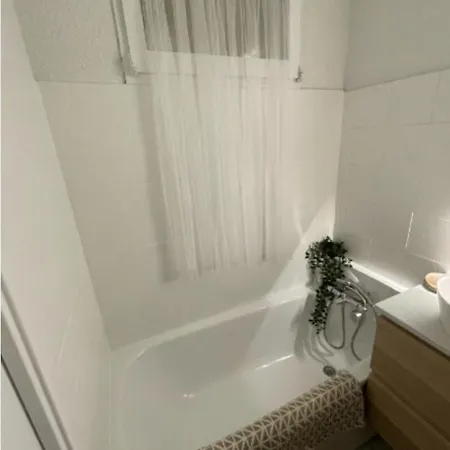 Apt With Balcony-View And Private Swimming Pool